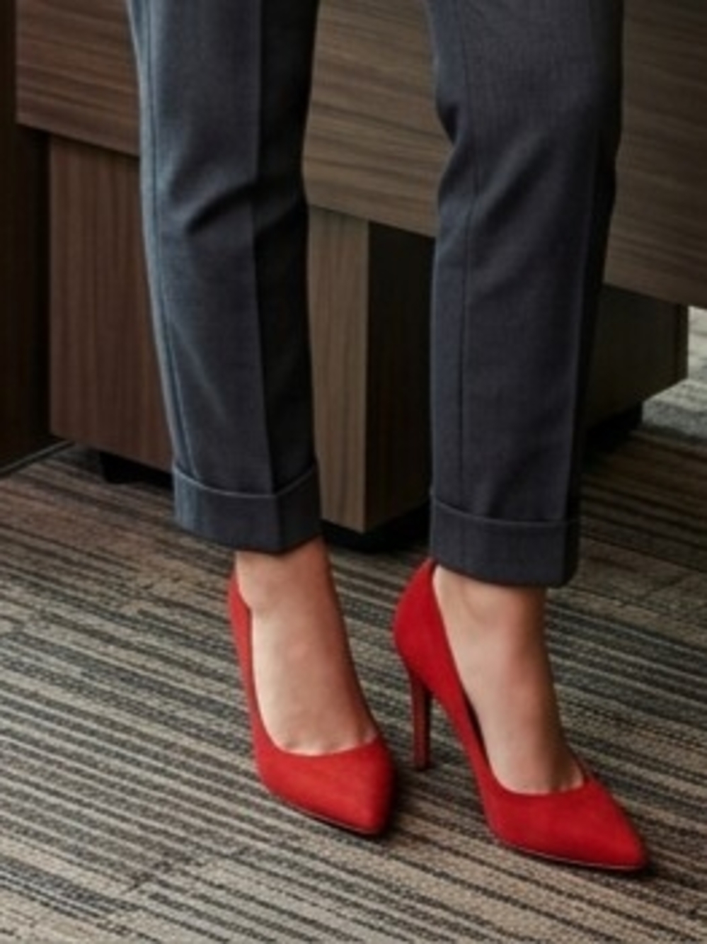 Giselle Red Suede Pointed-Toe Stiletto Pumps Size 7.5 Office Dance Wedding